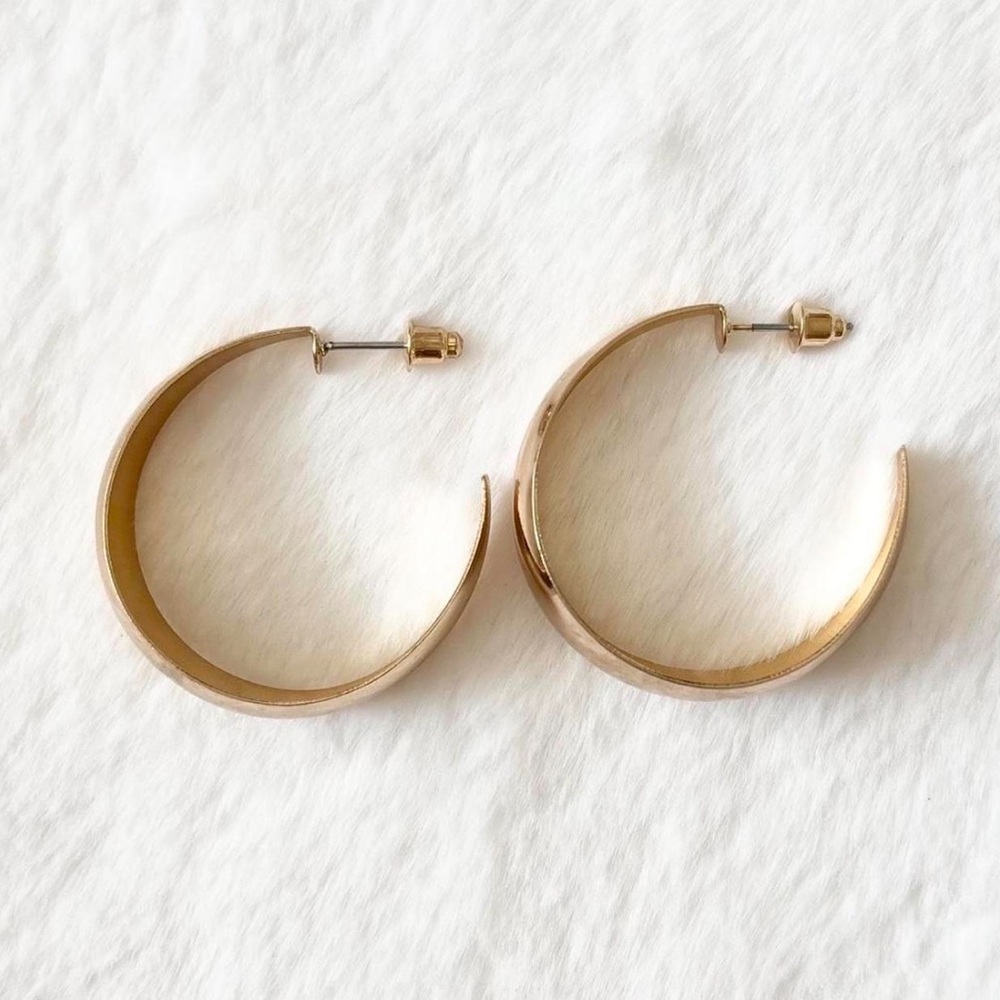 5/$15 🩷 MUST BUNDLE Gold Hoop Earrings - Classic Women’s Jewelry